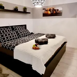 New Modern Selfcheckin Publicfreeparking Highspeed Wifi Kingsizebed Apartamento